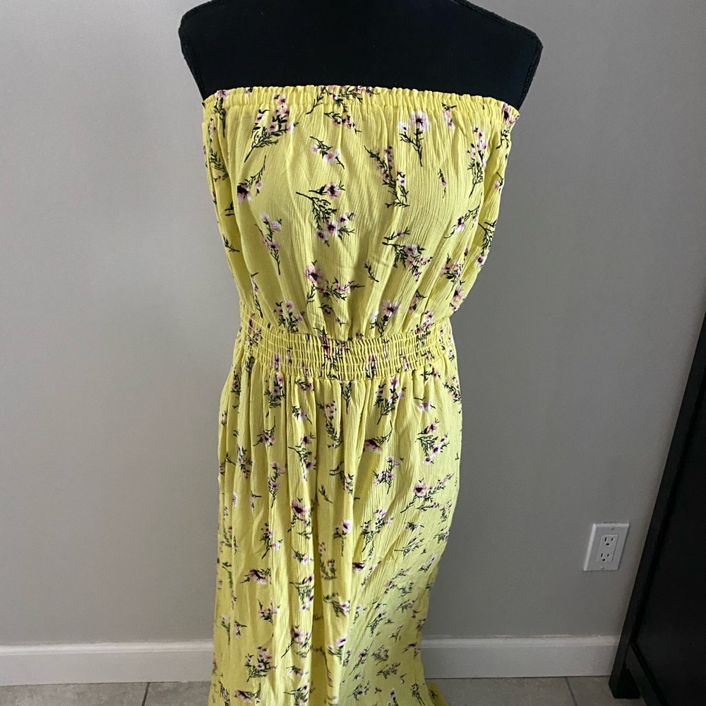 NWOT Bright yellow strapless maxi dress